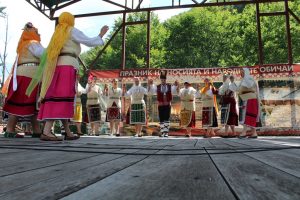 ribarica2407185 Народни обичаи, песни и танци събраха състави от цялата страна в Рибарица