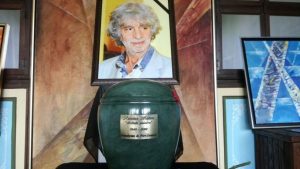 nikola manev1009181 И Ловеч се прости с художника Никола Манев. Директорът на Художествената галерия в Ловеч Валентин Узунов беше на погребението на художника