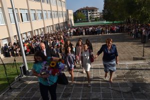 pmg1709181 Откриха учебната година в Профилираната природо-математическа гимназия в Ловеч