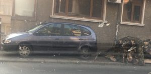 trotoariou70918A Областна комисия по безопасност на движението с инициатива „Да освободим тротоарите за пешеходците“