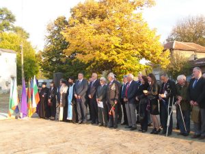 joglavpametik111018C Областният управител участва в откриването на паметник на загиналите във войните от с. Йоглав