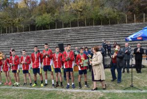 kupamanzaro2610181 Преходната купа „Юлиян Манзаров” от турнира на младежките противопожарни отряди отиде в отбора на Полски Тръмбеш
