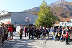tetevenkopka1510182 В Тетевен бе направена първа копка по реализирането на Проект „Основен ремонт на водопровод, тротоарни и улични настилки по улица „Иван Вазов"