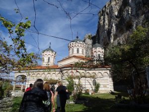 15. В манастир СВ.ТРОИЦА Неделен поход до Търновските манастири - стожери на духовността, просветата и свободатаНеделен поход до Търновските манастири - стожери на духовността, просветата и свободата