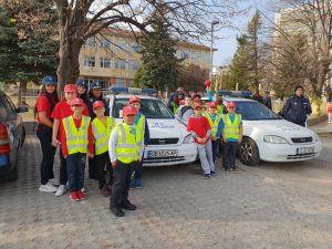 kidspolice1511184 С много детски усмивки и в отлично настроение премина занятието по пътна безопасност на децата от ДПУ при СУ „Тодор Кирков“ гр.Ловеч