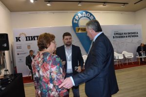 kmetmariova2711182 Кметът на Ловеч участва в дискусията за стратегия за развитието на Плевен и Ловеч