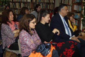 leakoen131118A Георги Терзийски посрещна Леа Коен, тя представи в Ловеч романът си „Рафаел“