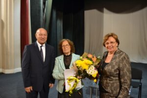 radkarasheva31118BB Представиха книгата "Ловеч - градът на професорите" в Ловчанското читалище