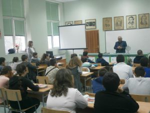 tomatomov2211182 Преподавателят в СУ „Св.Климент Охридски” инженер физик Тома Томов гостува в Гимназията