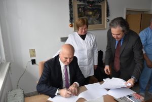 bolnica701194 Доставиха нова апаратура в МБАЛ „Проф. д-р Параскев Стоянов“, закупена със средства на Община Ловеч