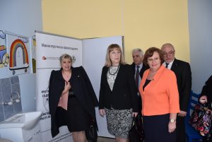 cacheva2802191 Министър Цецка Цачева и кметът Корнелия Маринова откриха специалната „Синя стая” в Ловеч
