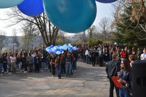 ezikovavoda2203192 Кметът на Ловеч и учениците на ПЕГ „Екзарх Йосиф Първи“ отбелязаха Световния ден на водата – 22 март