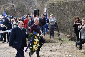 lagerpoklonenie2303196 Кметът Корнелия Маринова: Да помним, че комунистическият концлагер край Ловеч е бил мелачка на човешки души