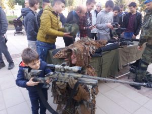 voinici2803192 При голям интерес премина представянето на Националната кампания „Бъди войник“ в Ловеч