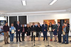 gramotilovech2404191 Със специални грамоти отличиха осем изявени дейци от бизнеса, културата и спорта в Ловеч