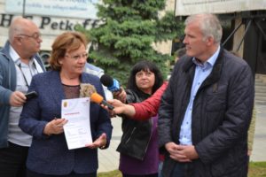 darenieerfurt100519 4 Автомобили и компютри дари на Ловеч кмета на побратимения Ерфурт Андреас Баузевайн