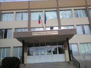 ddimov805191 Ученици в Ловеч се обучават чрез художествена фотография