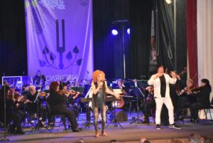 diakovska905191 Певицата Люси Дяковска по време на концерт поздрави на немски гостуващата в Ловеч делегация от Ерфурт