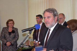 izlojbaluxemburg1505191 4 Министър Боил Банов откри в Ловеч изложбата от Люксембург „Кралско вълшебство от порцелан“