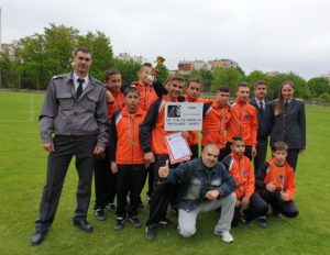 ogneborec1505191 В оспорвана надпревара, възпитаниците на ОУ„Св.Св. Кирил и Методий“ спечелиха общинския етап на състезанието на МПО "Млад огнеборец"