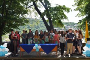 ezikovadiplomi1706194 КМЕТЪТ КОРНЕЛИЯ МАРИНОВА КЪМ ДИПЛОМИРАНИТЕ В ЕЗИКОВАТА: БЪДЕТЕ ДОБРИ ПОСЛАНИЦИ НА ЛОВЕЧ ПО СВЕТА