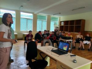 picmehano1206191 ЕКИП ОТ ПИЦ ЗА БОРБА С НАРКОТИЧНИТЕ ВЕЩЕСТВА И ТИЙНЕЙДЖЪРИ ОТ ПГМЕТ В ЛОВЕЧ ПРОСЛЕДИХА ЗАЕДНО ПЪТЯ НА ЗАВИСИМОСТТА