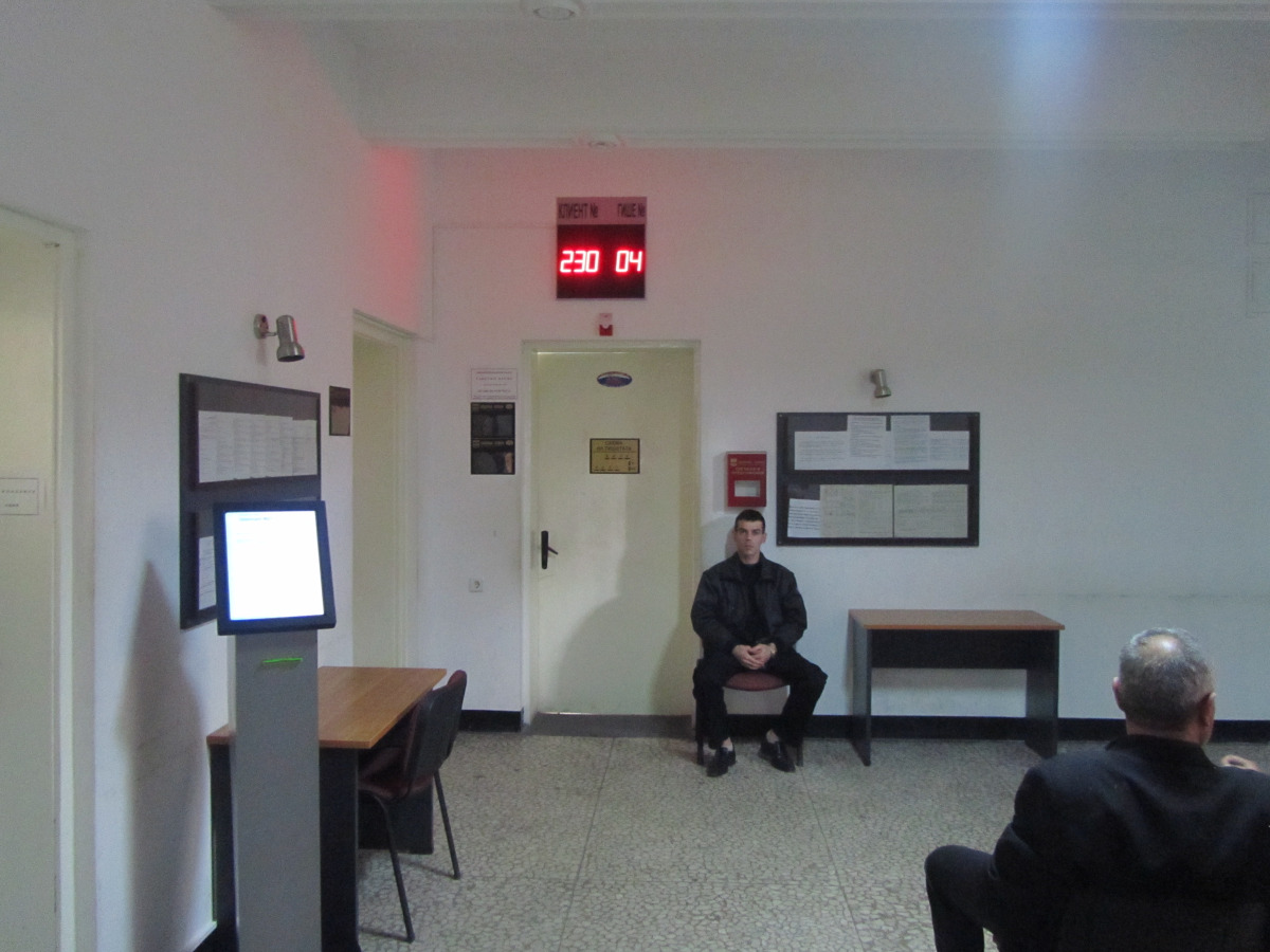 Общината въведе автоматизирана система за управление на клиентопотока в ...