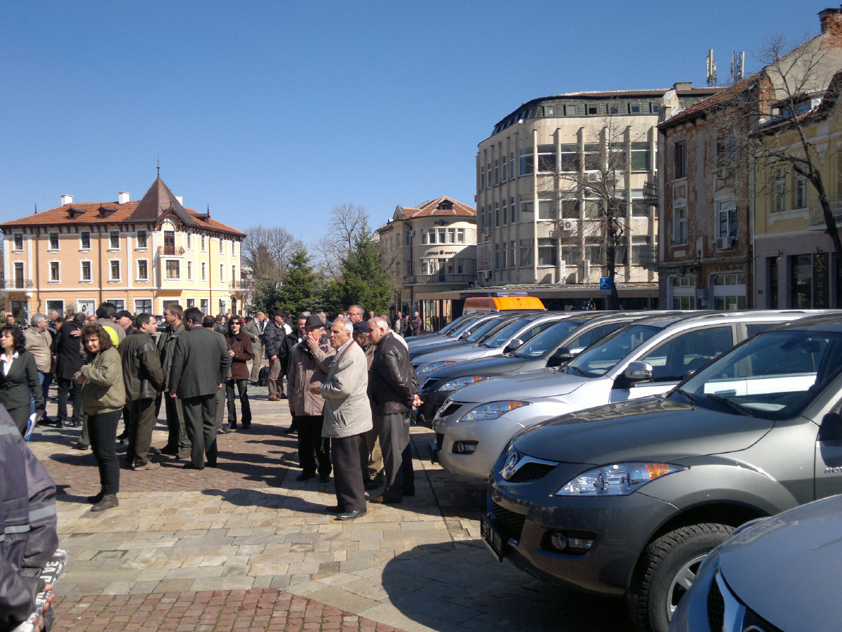 gw304121 Български високопроходими автомобили за българските горски стопанства