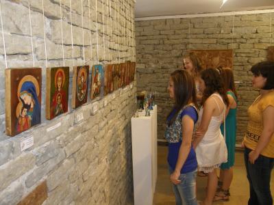 Ilzojba1606121 Изложба от детски рисунки откриха в Художествената галерия