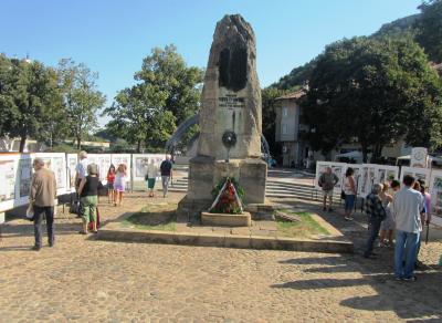 izlojba2108123 Фотоизложбата „135 години Руско-турска освободителна война” на площад „Тодор Кирков” до 24 август
