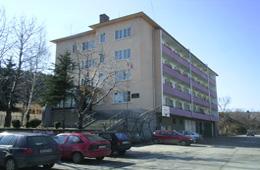 kolej3008121 Полицията претърси офисите на Колежа в Ловеч. Длъжностно лице издало 23 фалшиви дипломи за висше образование