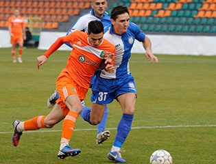 Литекс излъга Черноморец с 1:0 в дербито за челното каре