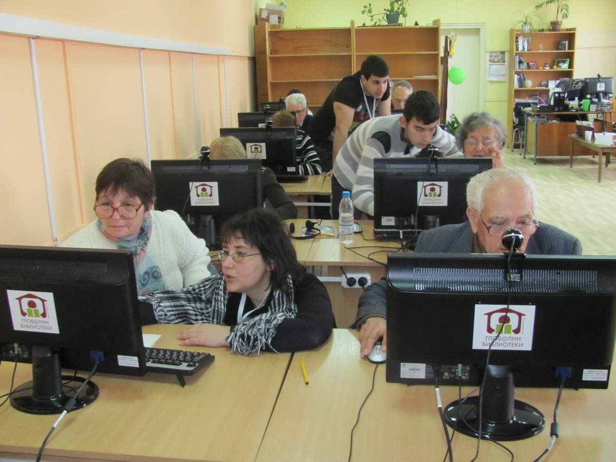 obuchenie2002133 Възрастните хора на село Йоглав направиха първи стъпки във виртуалното пространство