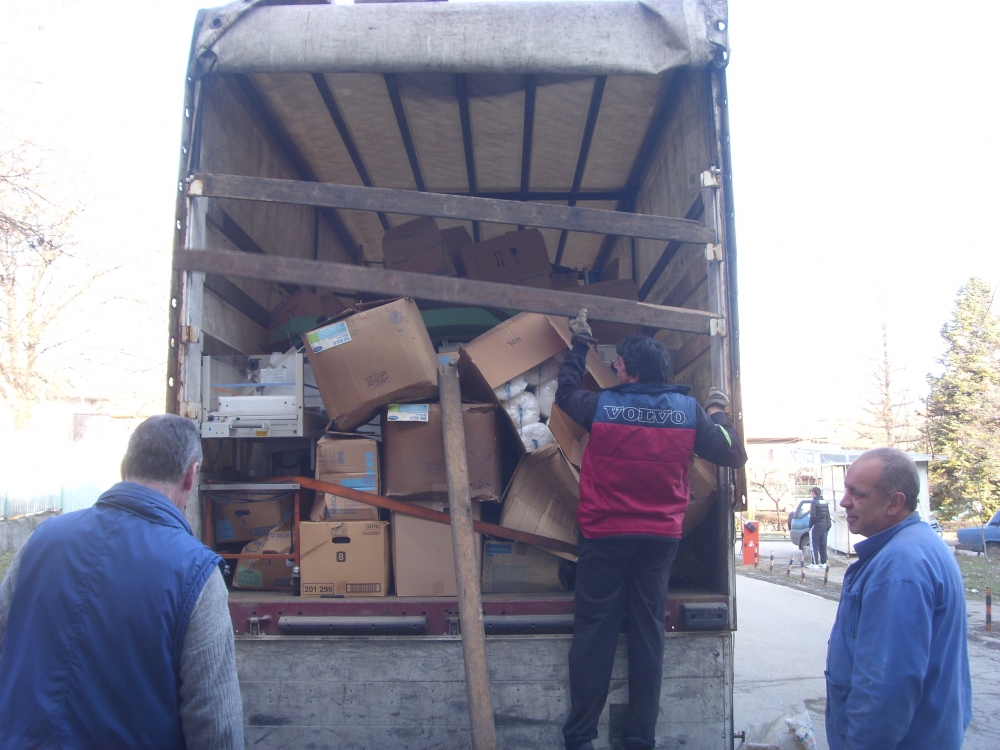 redcross403132 БЧК ЗАПОЧВА РАЗДАВАНЕТО НА ХРАНИТЕЛНИ ПРОДУКТИ НА НУЖДАЕЩИ СЕ БЪЛГАРСКИ ГРАЖДАНИ – ВТОРИ ТРАНШ
