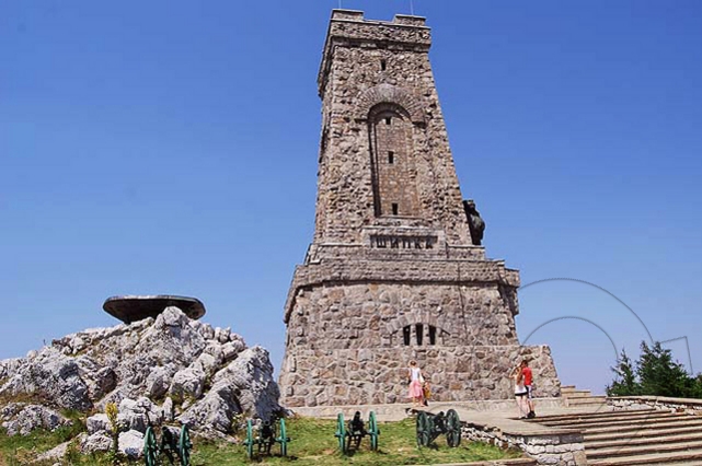 shipka503131 Ловеч трябва да се гордее с това, че в построяването и откриването на паметника на Шипка участват и наши съграждани