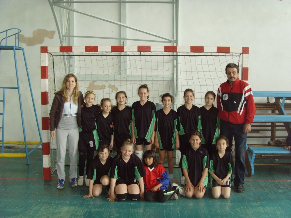 handbal2304133 Хандбалистките на Ловеч 98 до 11 години с отлично представяне