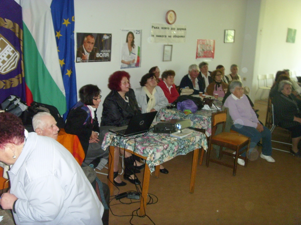 redcross2604131 „Историята на медицината”, „Хранителна алергия при деца и възрастни” и „Депресията”- РЗИ изнесе лекции пред възрастни доброволци на БЧК