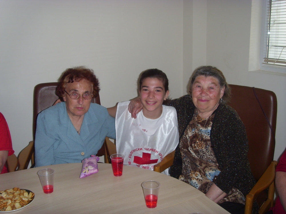 redcross205133 БЧК НАПРАВИ ДВЕ ИНИЦИАТИВИ С ВЪЗРАСТНИ И ДЕЦА ПО СЛУЧАЙ СВЕТОВНИЯ ДЕН ДА СОЛИДАРНОСТ МЕЖДУ ПОКОЛЕНИЯТА И ВОЗКРЕСЕНИЕ ХРИСТОВО