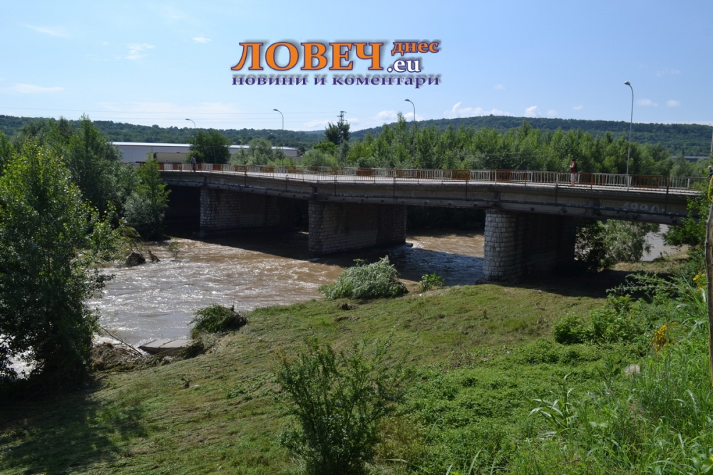 mostspar150513M Четири месеца е договореният между Областен управител и АПИ срок за възстановяване на моста на р. Осъм
