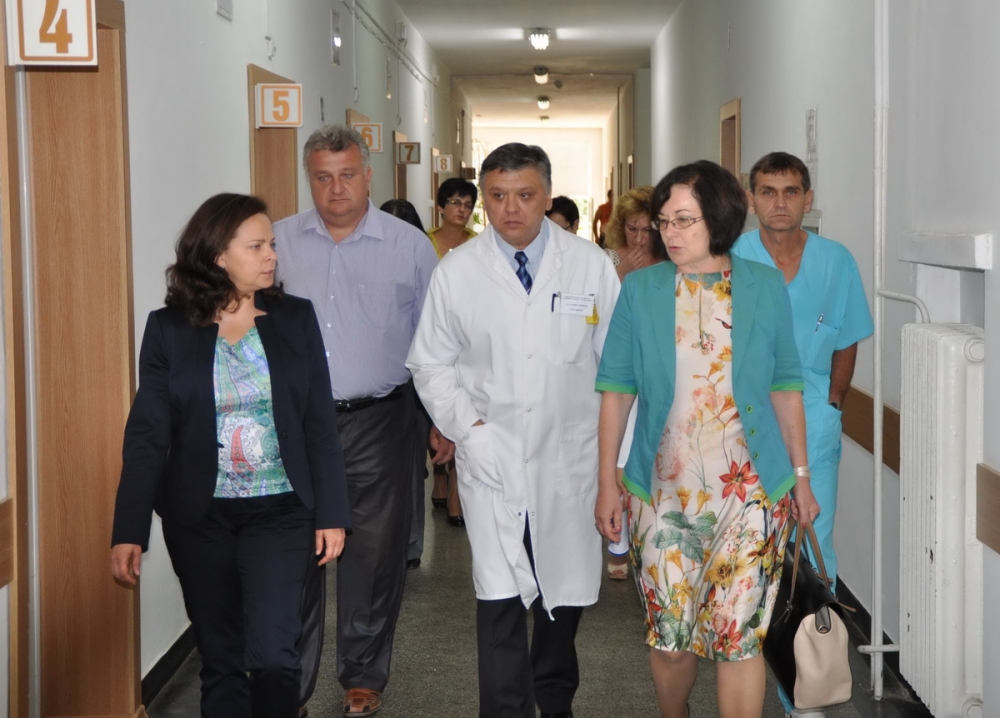 mbaltroyan2608133 Кметът на Троян Донка Михайлова постави на вниманието на министър Андреева важни въпроси в здравеопазването