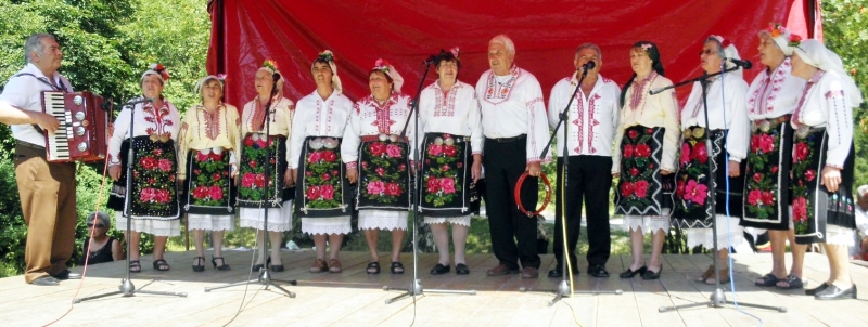 nadpqvane2008131 20-ти Национален събор-надпяване на пенсионерски състави „Беклеме 2013г.“