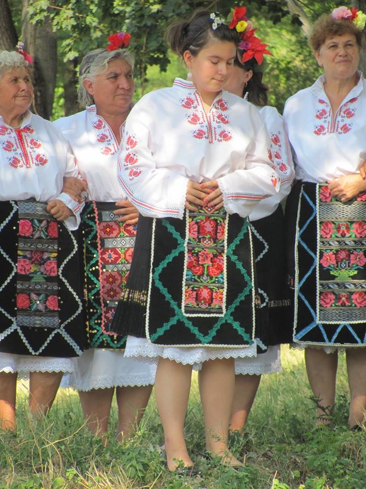 slaviani908131 Певчевската група от с. Славяни се завърна с медали от „Фолклорен извор”