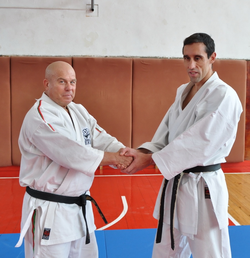 troyan karate2508135 Шихан Фернандо Серано: Каратеките от клуб "Атнес" са напреднали много