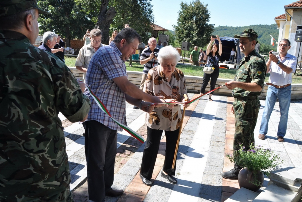 orliane609136 Ловчанският Митрополит Гавриил: Правете добро, а не война