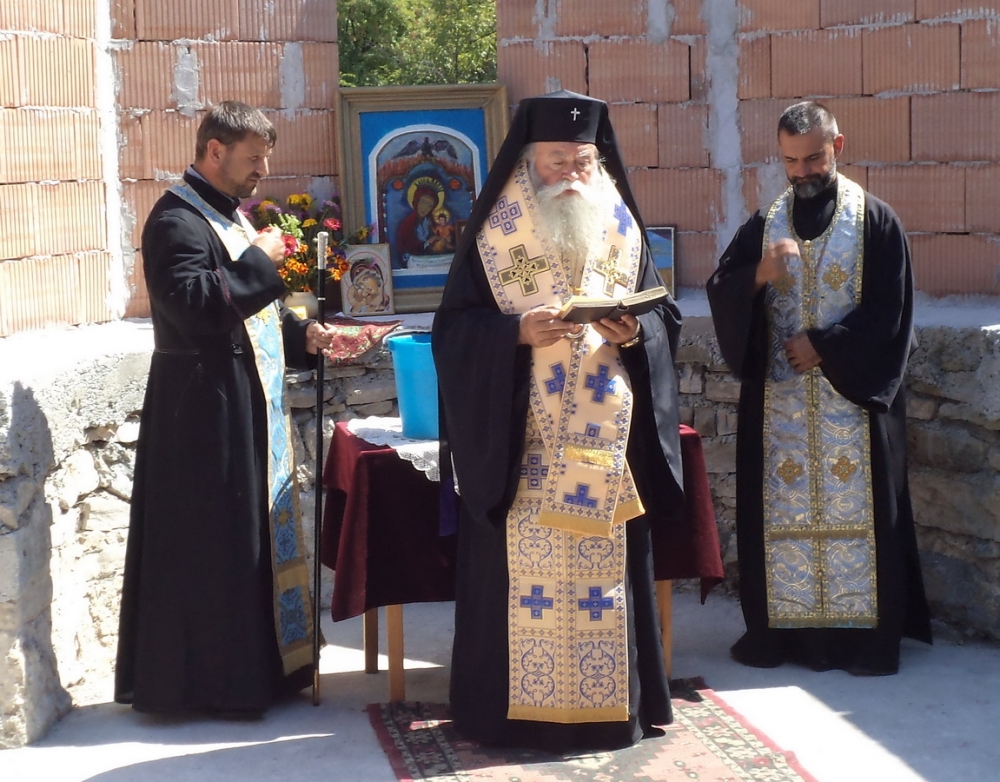 yastreb manastir809133 Първи водосвет на храмовия празник на легендарния манастир „Ястреб“