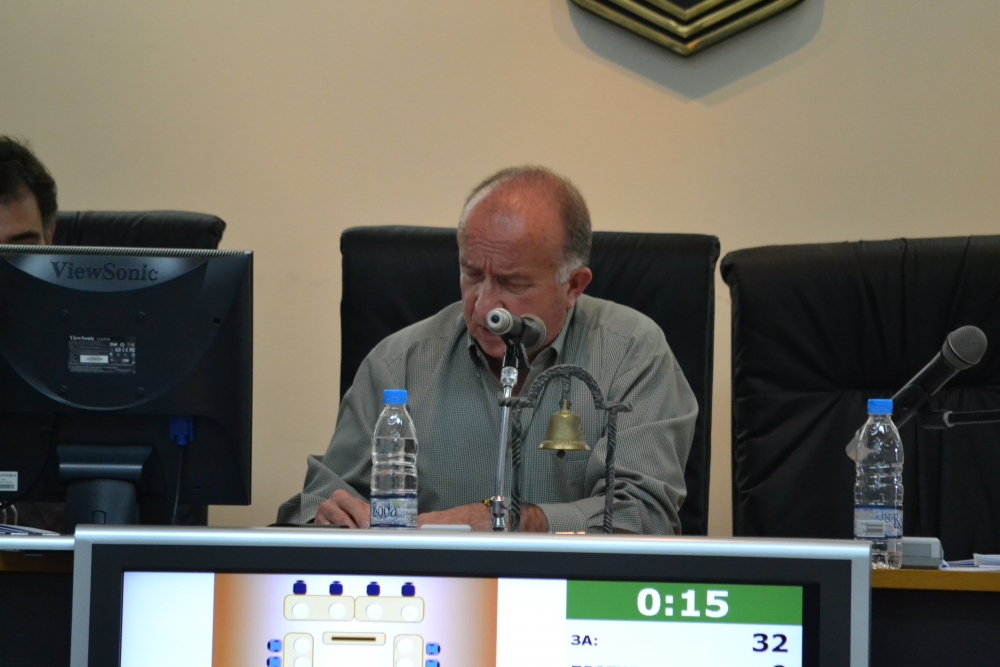 DSC 0466 Не стана ясно какво точно гласуваха съветниците по темата за смяна борда на ВиК Ловеч и упълномощиха или не представителя на общината за нещо?