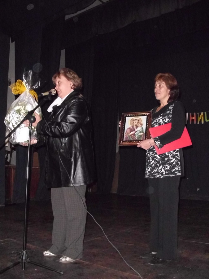 famajor2010134 10-годишния си юбилей отпразнува местната фолклорна певческа група „Фа мажор” към народно читалище „Христо Ботев”