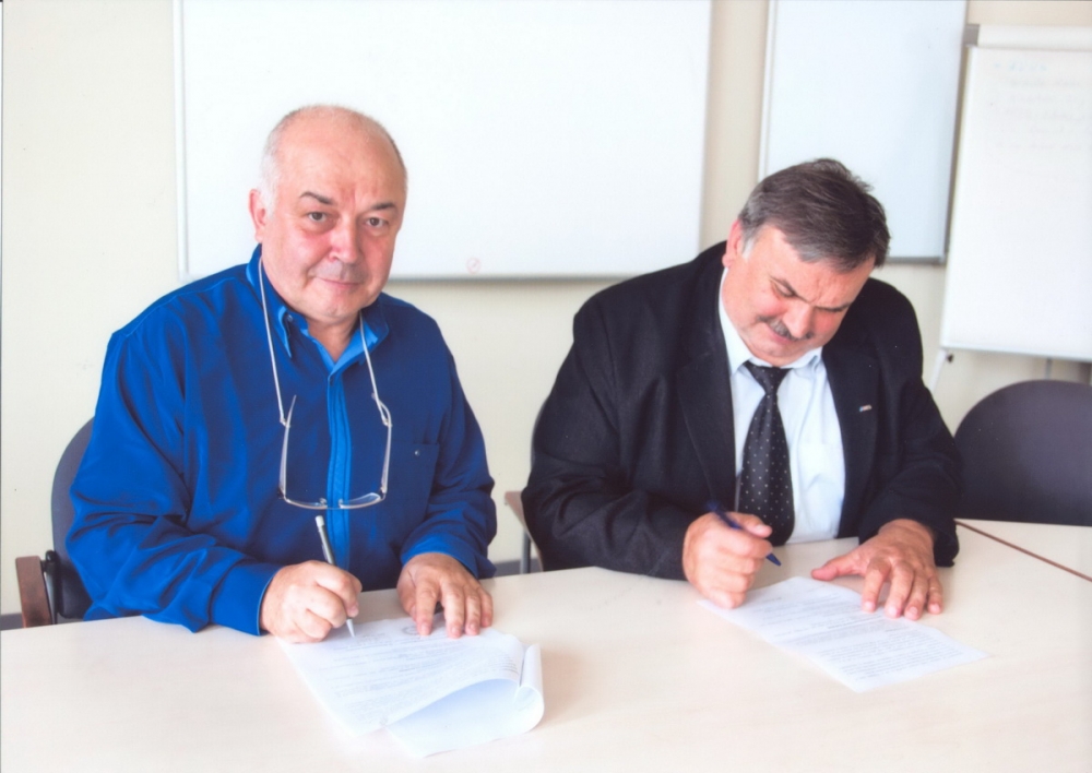 mehanoerfurt2310131 20 ученици от Механото отиват през март 2014 на практика в професионално училище „Валтер Гропиус ”, Германия