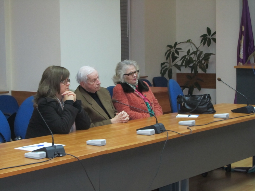 endokrinolog2611132 39 пациенти с ендокринни заболявания прегледани безплатно в 16-ата инициатива по Социално-здравния проект на община Ловеч и „Унифарм“