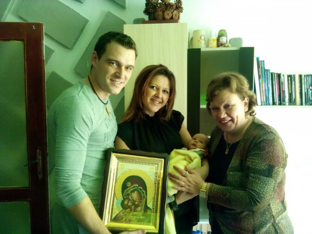 kmikona2111134 ГЕРБ посети млади родители в навечерието на Деня на християнското семейство